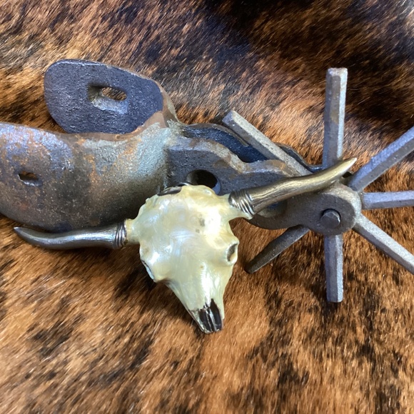 Outstanding Artisan Design Heavy Metal Longhorn Skull Belt Buckle main image 4